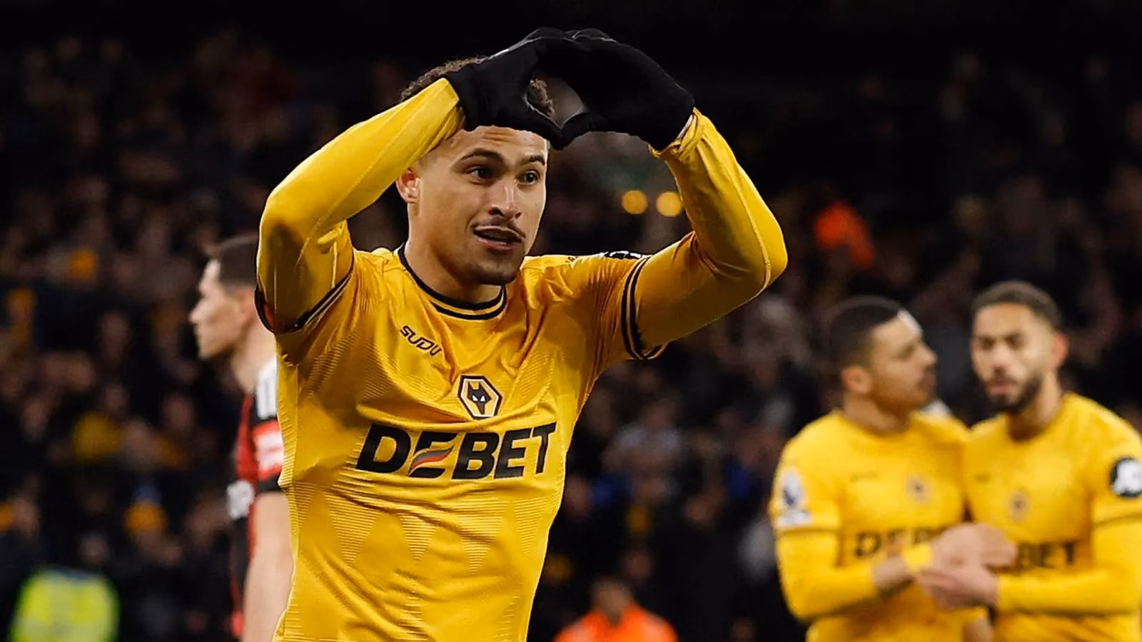 united-s-midfield-hunt-why-joao-gomes-has-become-the-red-devils-cut-price-salvation-image-0